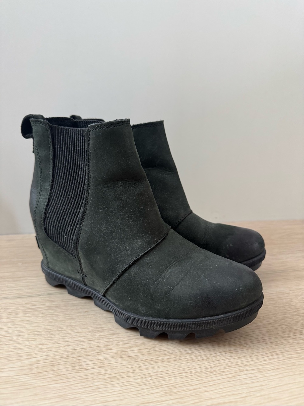 Sorel Women's Dark Green Chelsea Winter Boots